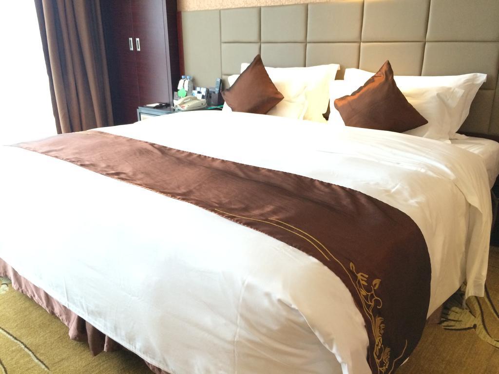 Shenzhen Baoan Royal International Hotel Exterior foto